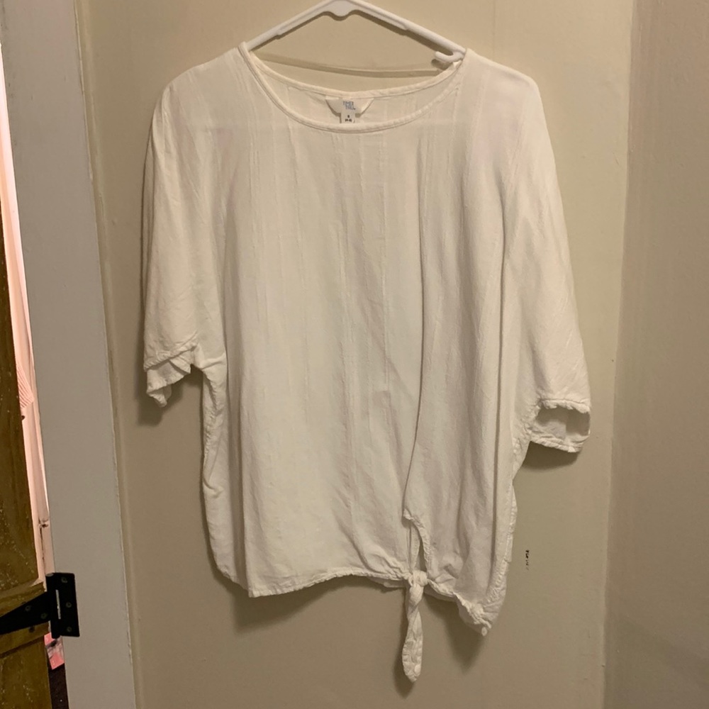 White bottom looped blouse